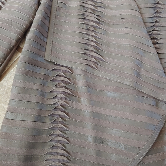 New Neiman Marcus - Picture 3 of 7